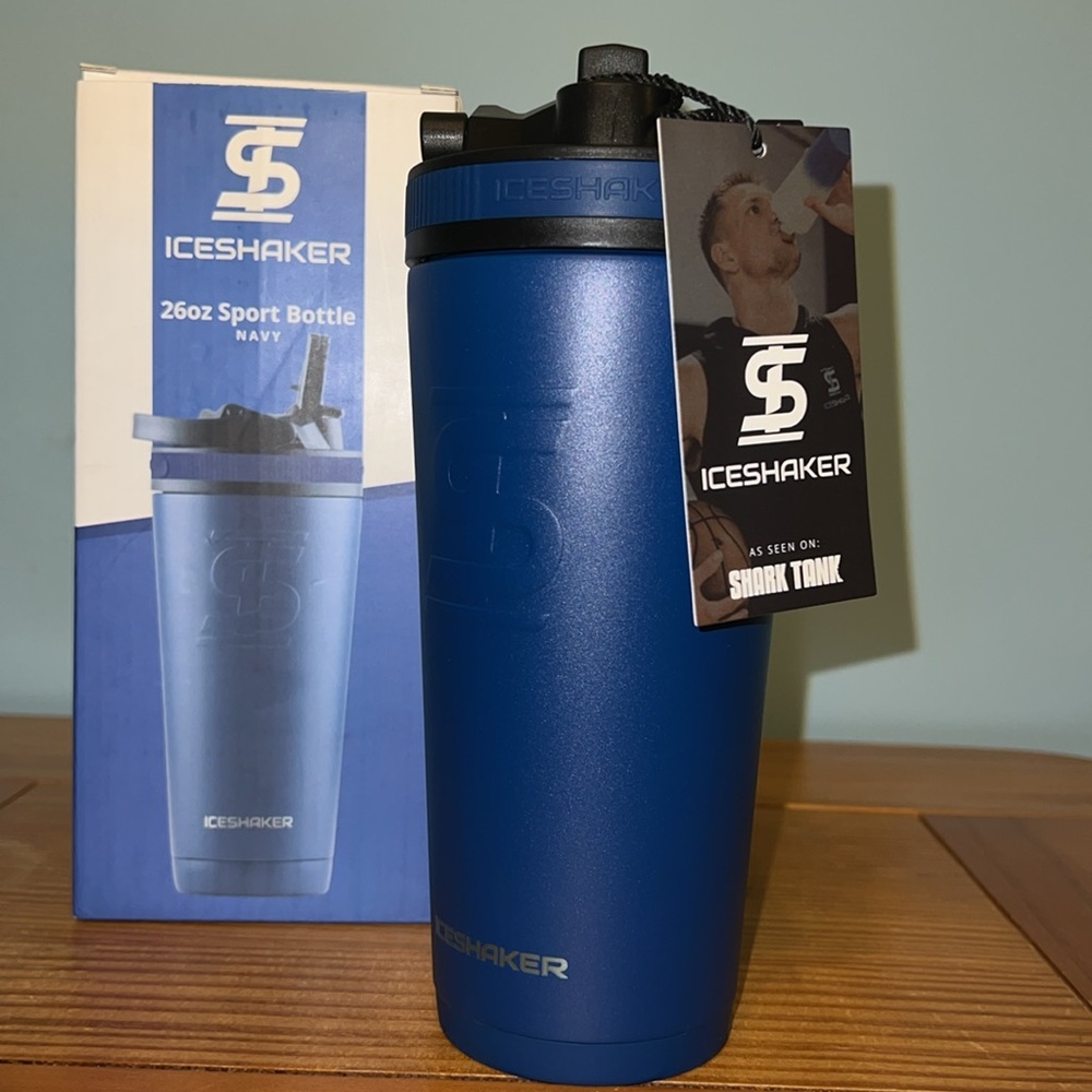 MWT ICE SHAKER SPORTS BOTTLE- NAVY 26 FL. OZ. - Picture 3 of 10